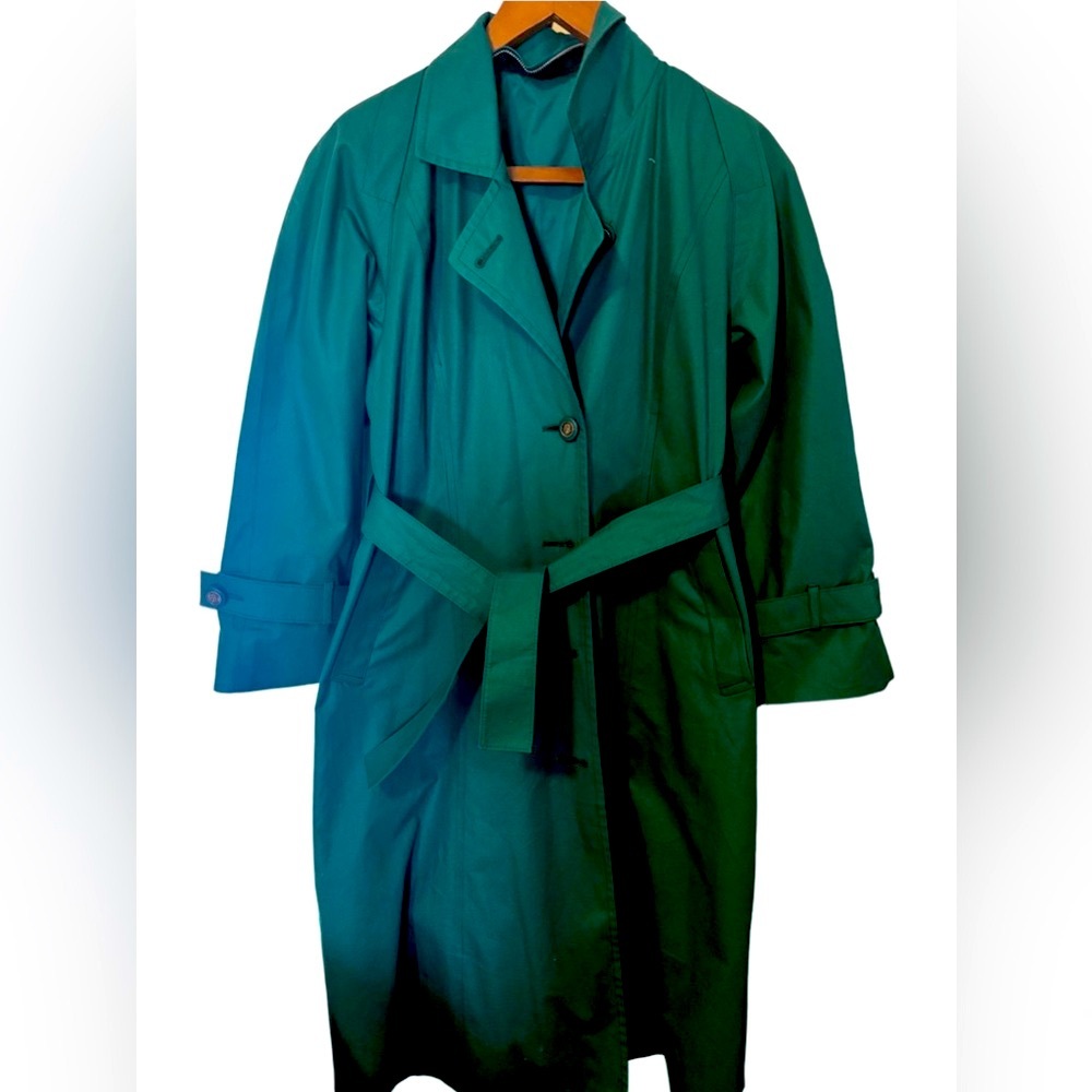 London Fog Green Trench Coat with Notched Lapel and Belted Waist